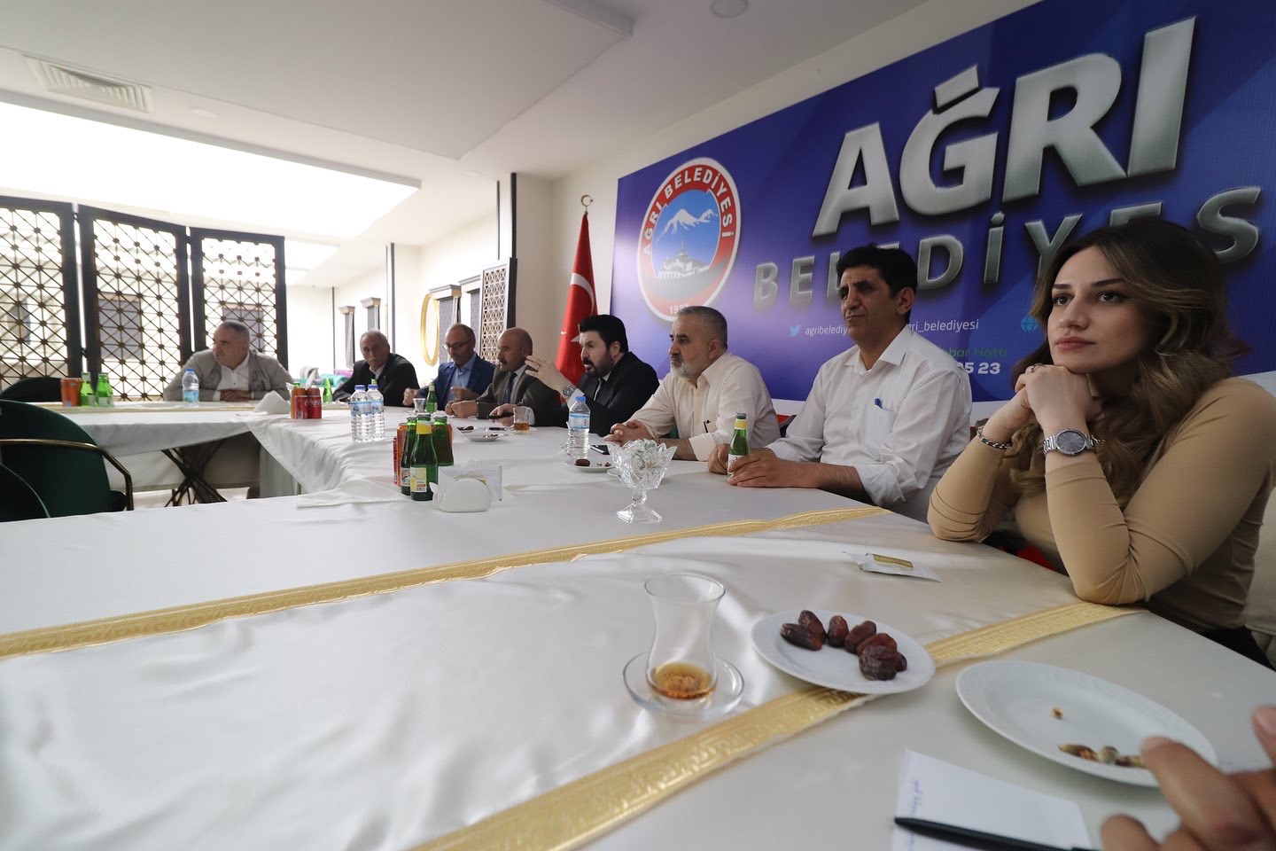 Ağrı Belediye Başkanı Savcı Sayan, yerel ve ulusal basın mensupları