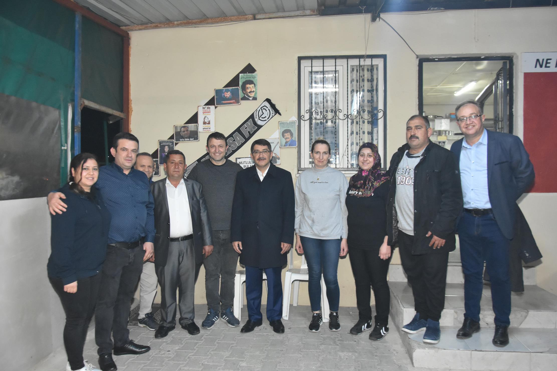 Şehzadeler Belediye Başkanı Ömer Faruk Çelik, Aşağıçobanisa Mahallesi’nde düzenlenen sahur