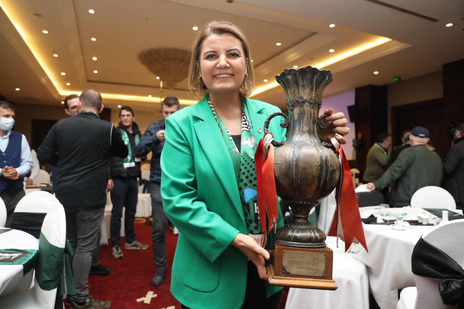 İzmit Belediyesi, Türkiye Kupası zaferinincoşkusunu muhteşem geceyle yaşattı Kentin en büyük markası Kocaelispor’u gelecek nesillere aktarmak adına çalışmaları
