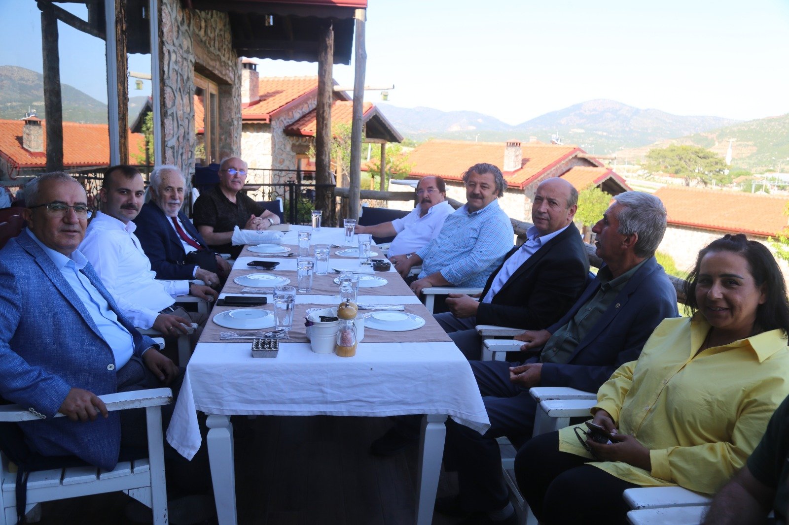 Ünlü tarihçilerden Prof. Dr. Tuncer Baykara, öğrencilik hayatının bir bölümünü