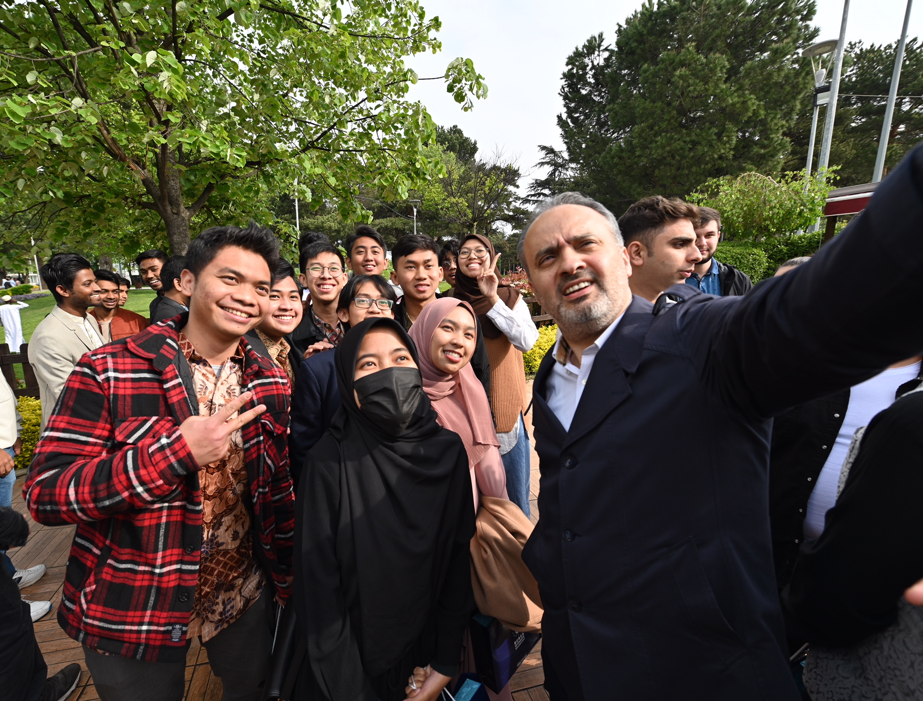  Pandeminin etkisini kaybetmesiyle iki senenin ardından Ramazan Bayramı ülke genelinde