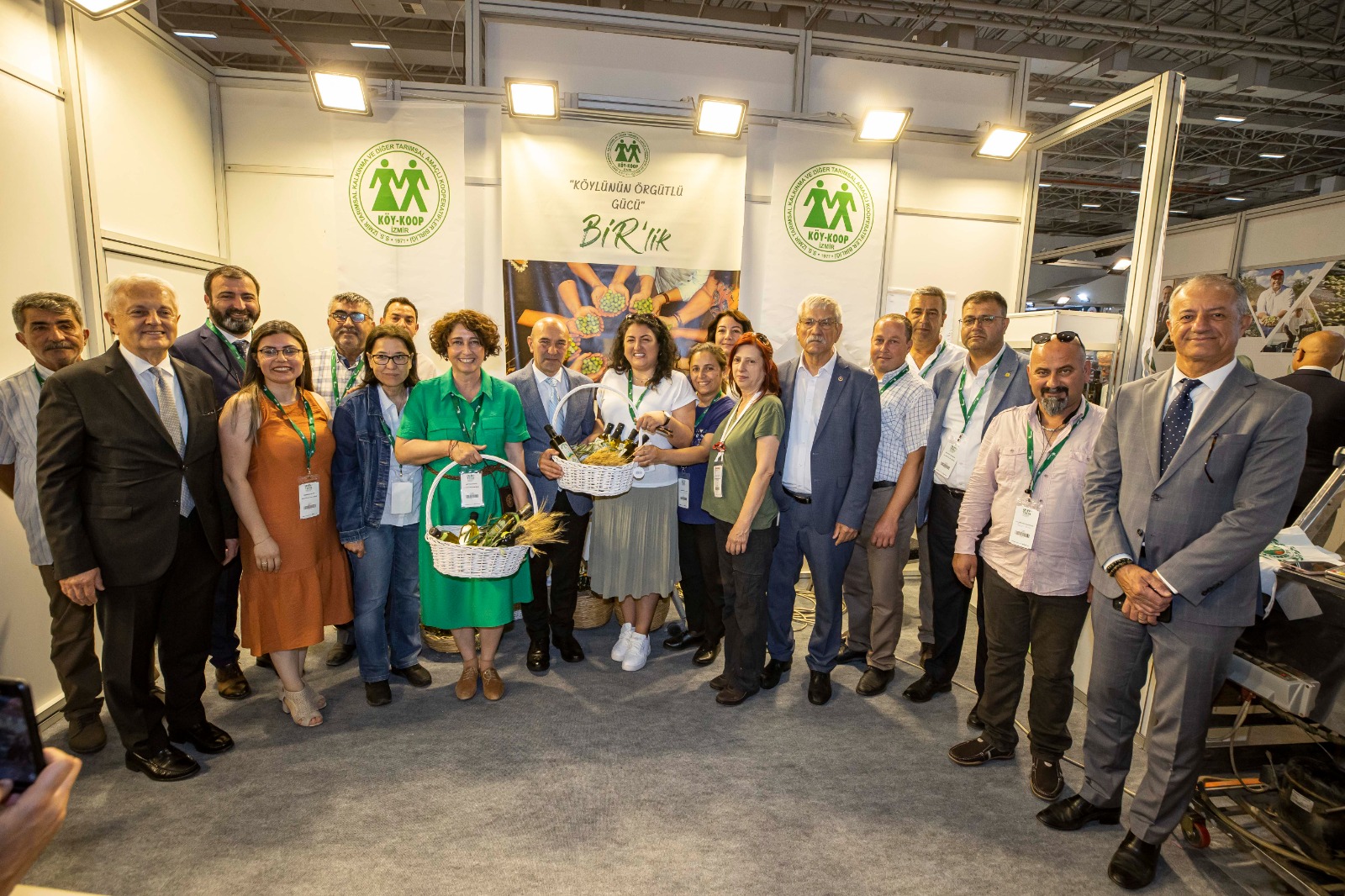 İzmir Büyükşehir Belediyesi ev sahipliğinde İZFAŞ’ın düzenlediği 10. Olivtech Zeytin,
