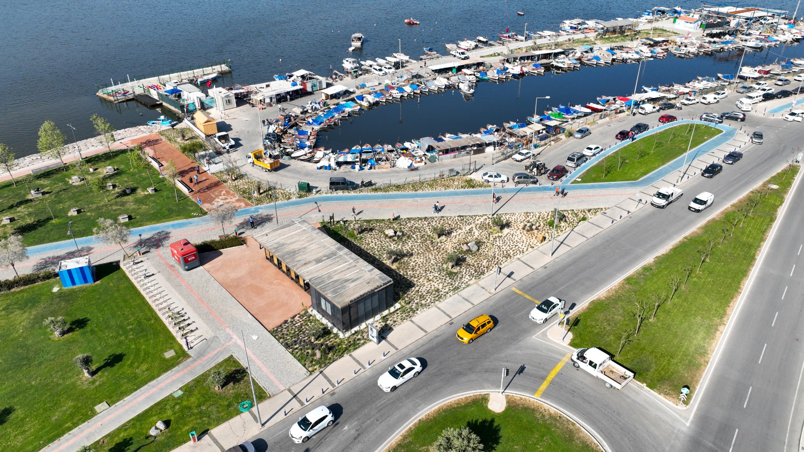 İzmir Büyükşehir Belediyesi şirketlerinden İzDoğa’nın yürüttüğü “Flamingo Yolu” projesinde çalışmalar