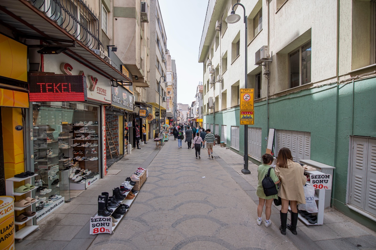İzmir’in kalbi Alsancak’ın tarihi aksındaki Bornova Sokağı’nın canlandırılması ve konforlu
