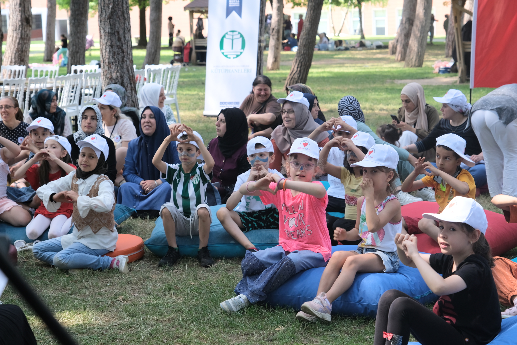  Bursa’da pandemi döneminde yakınlarını kaybeden çocuklar, İl Milli Eğitim Müdürlüğü’nün