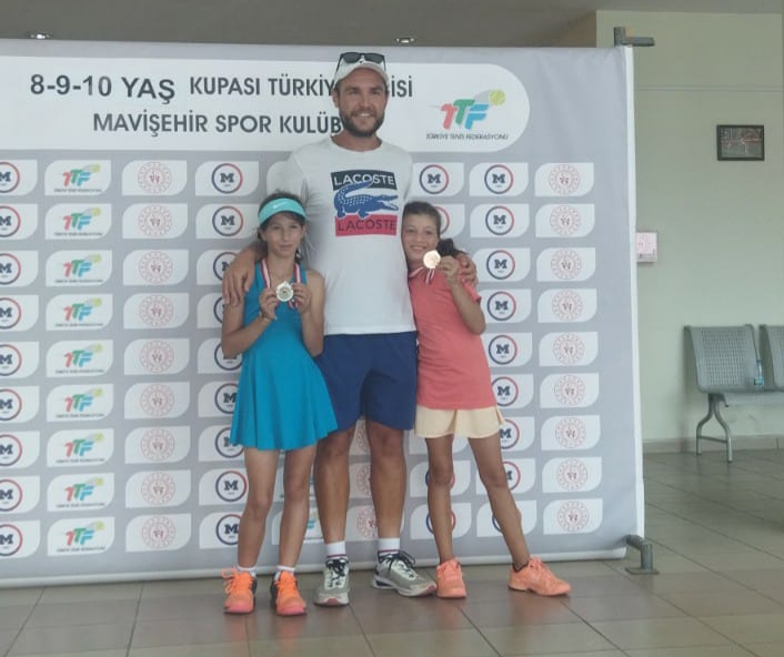 Yunusemre Belediyespor’un başarılı raketi Suzanna Solmaz, Türkiye Tenis Federasyonu tarafından
