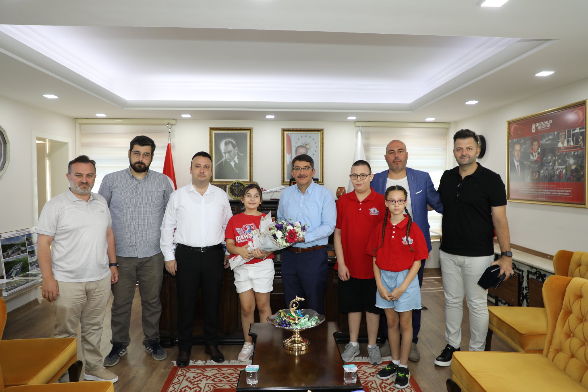 Şehzadeler Belediyesi’nin destekleri ile hazırladıkları ‘Engelsiz Yaşam Teknolojileri’ ve ‘Akıllı 