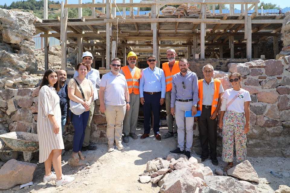 Şehzadeler Belediye Başkanı Ömer Faruk Çelik, belediyenin restorasyonunu yaptığı, Manisa’nın