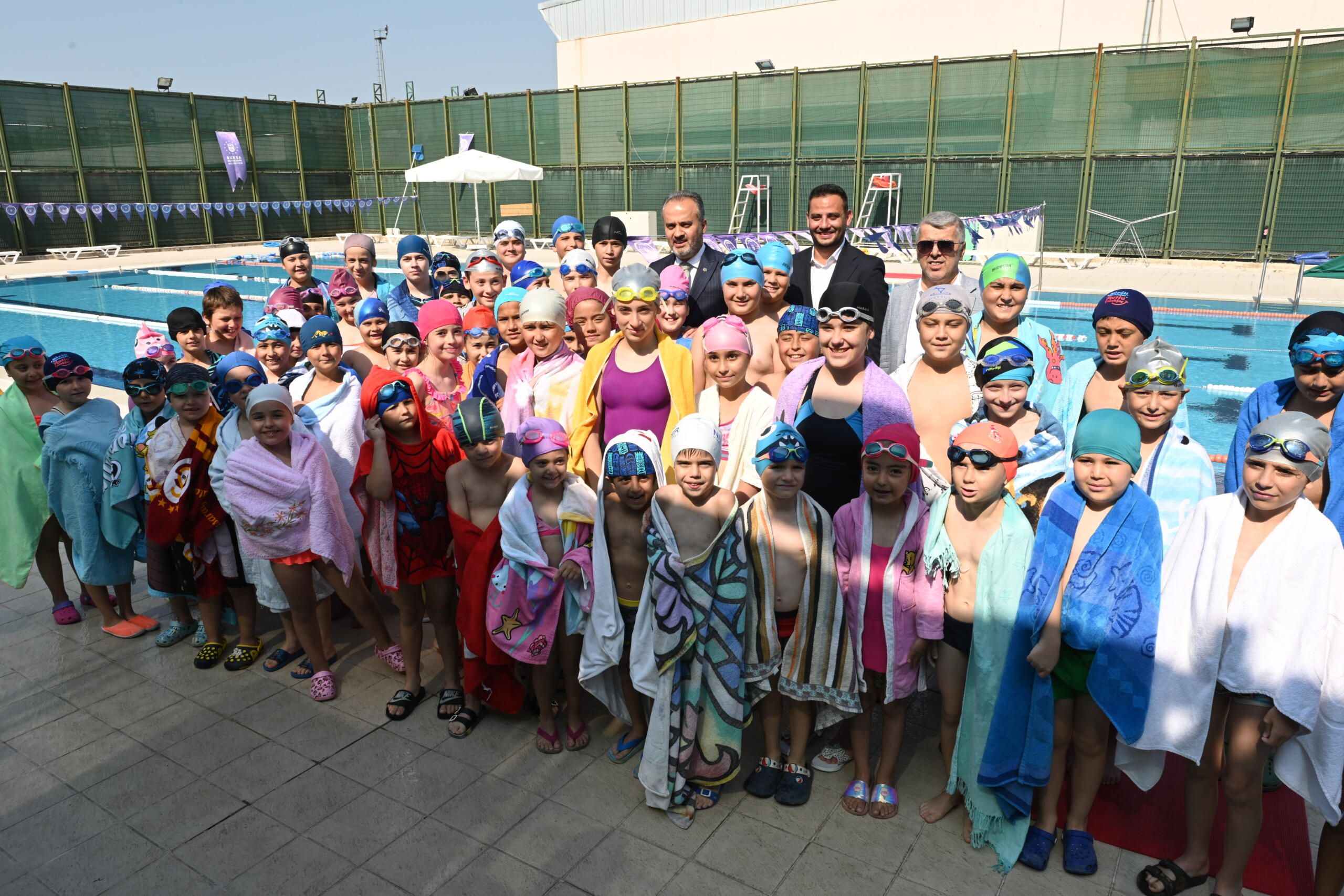 Bursa Büyükşehir Belediyesi’nin koordinasyonunda çocukların yaz tatilini sporla iç içe