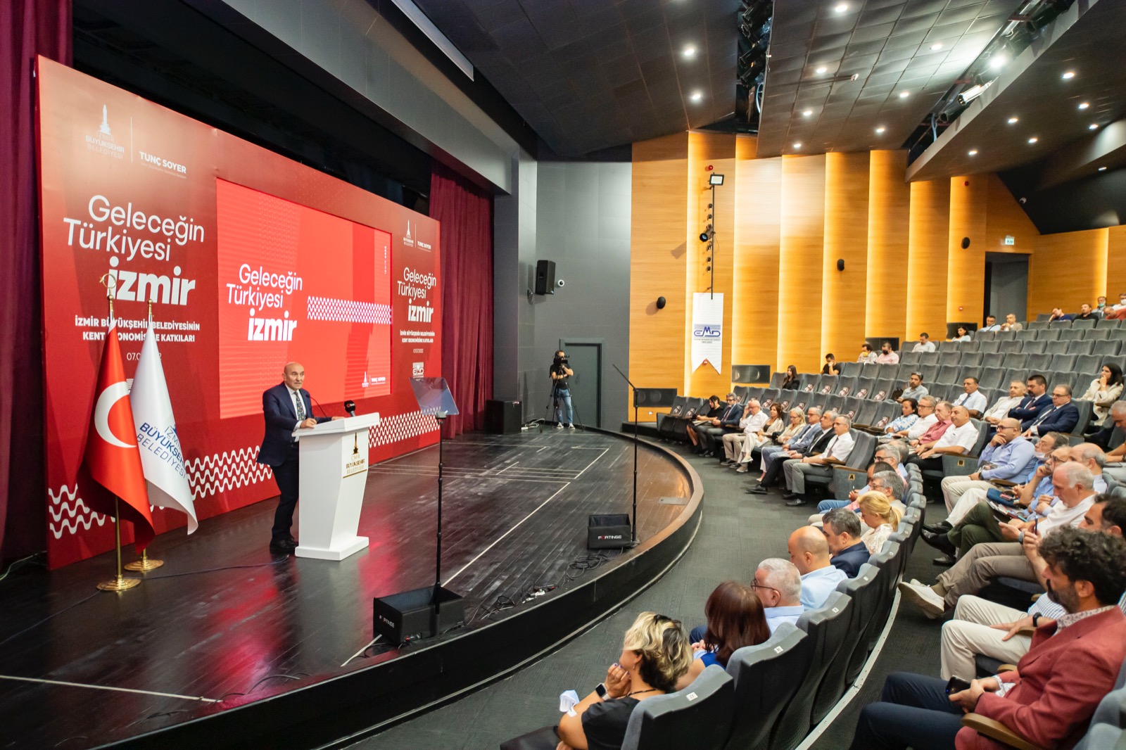 “İktisat Kongresi toplanacak, Dünya Barış Ödülü verilecek” İzmir Büyükşehir Belediye