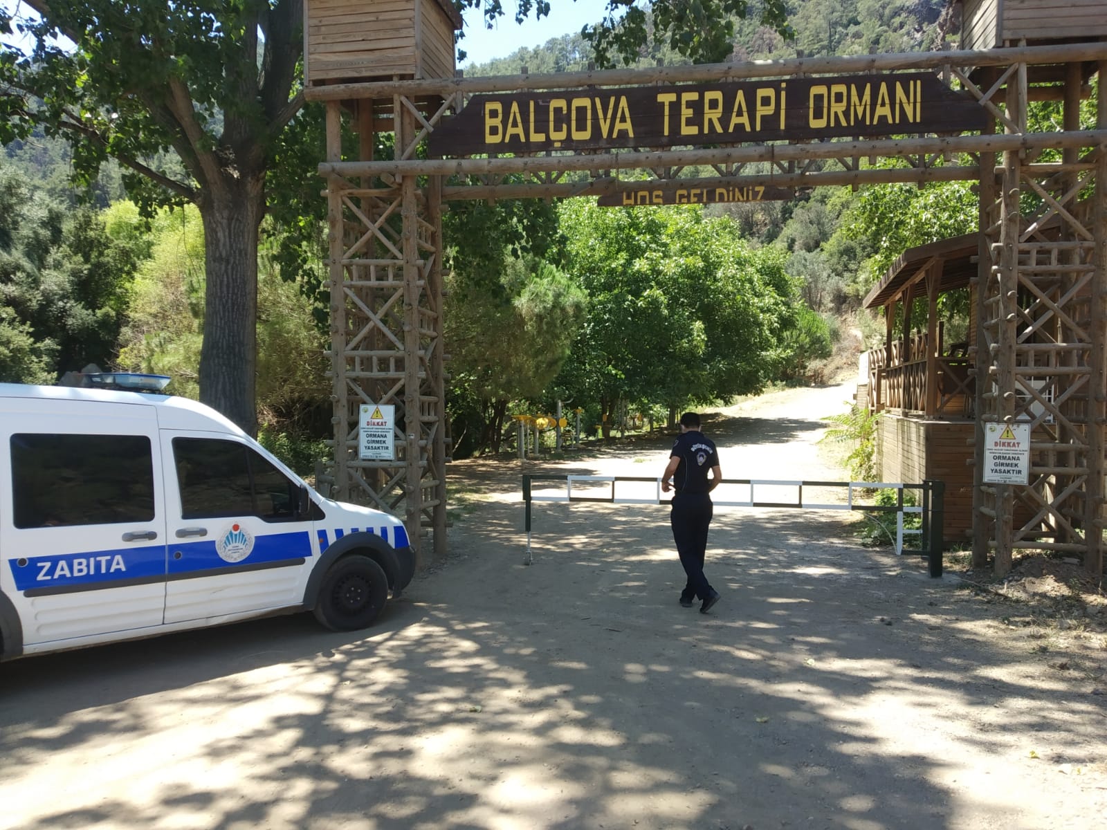 Kent genelinde peş peşe çıkan orman yangınları nedeniyle İzmir Valiliği’nin
