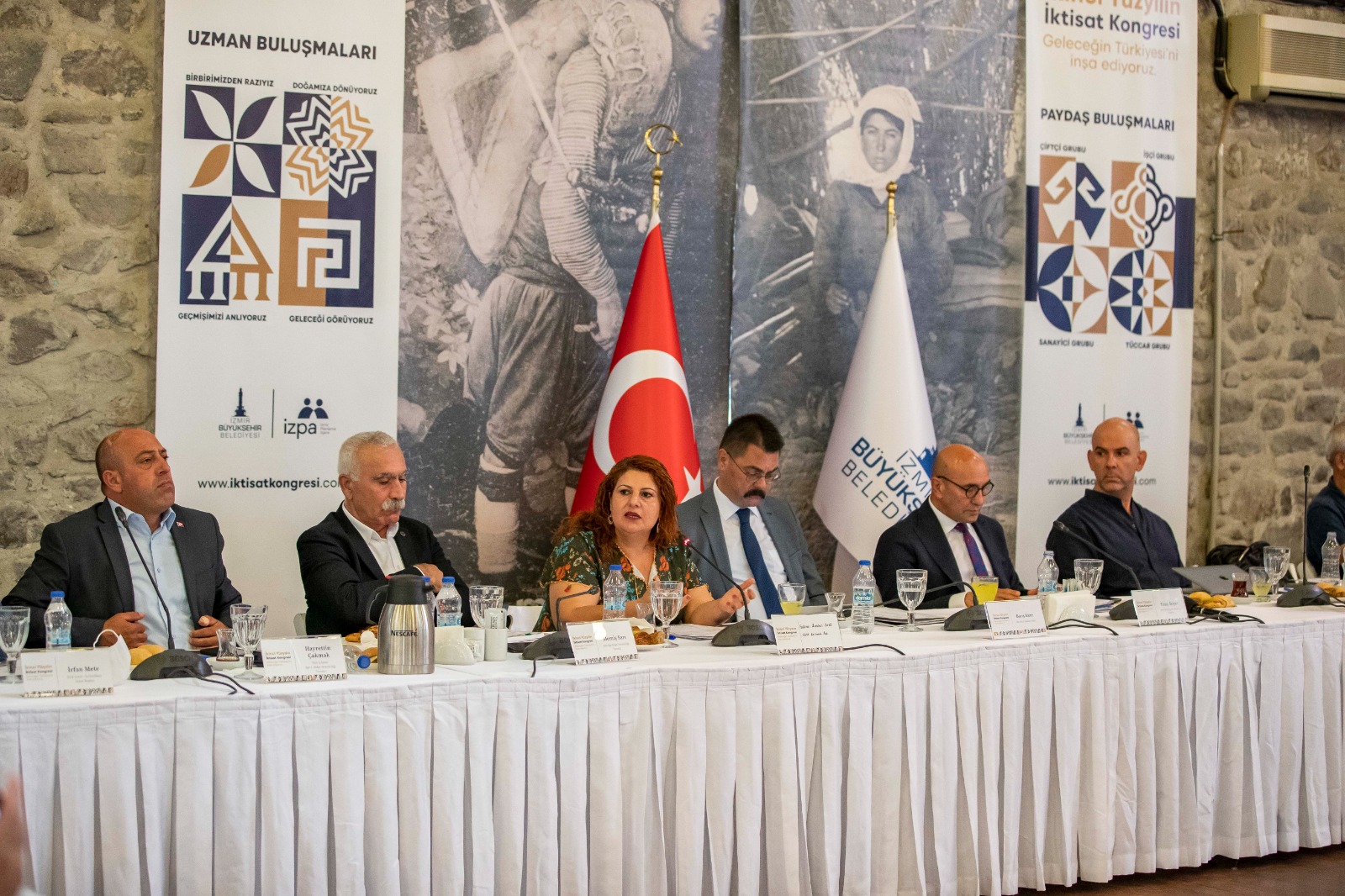 “Emeğin hakkının korunmasına ışık tutacaksınız” İzmir Büyükşehir Belediye Başkanı Tunç