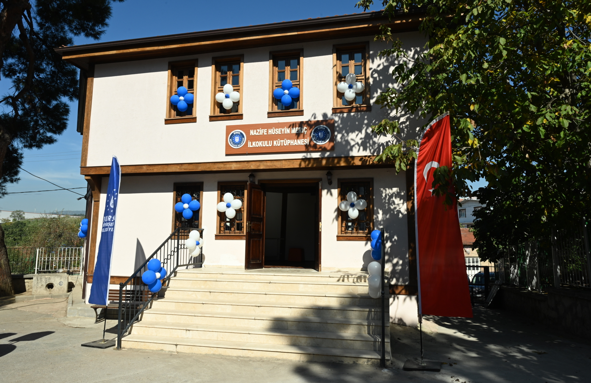 Eğitime ve ülkenin yarınları olan çocuklara büyük önem veren Bursa