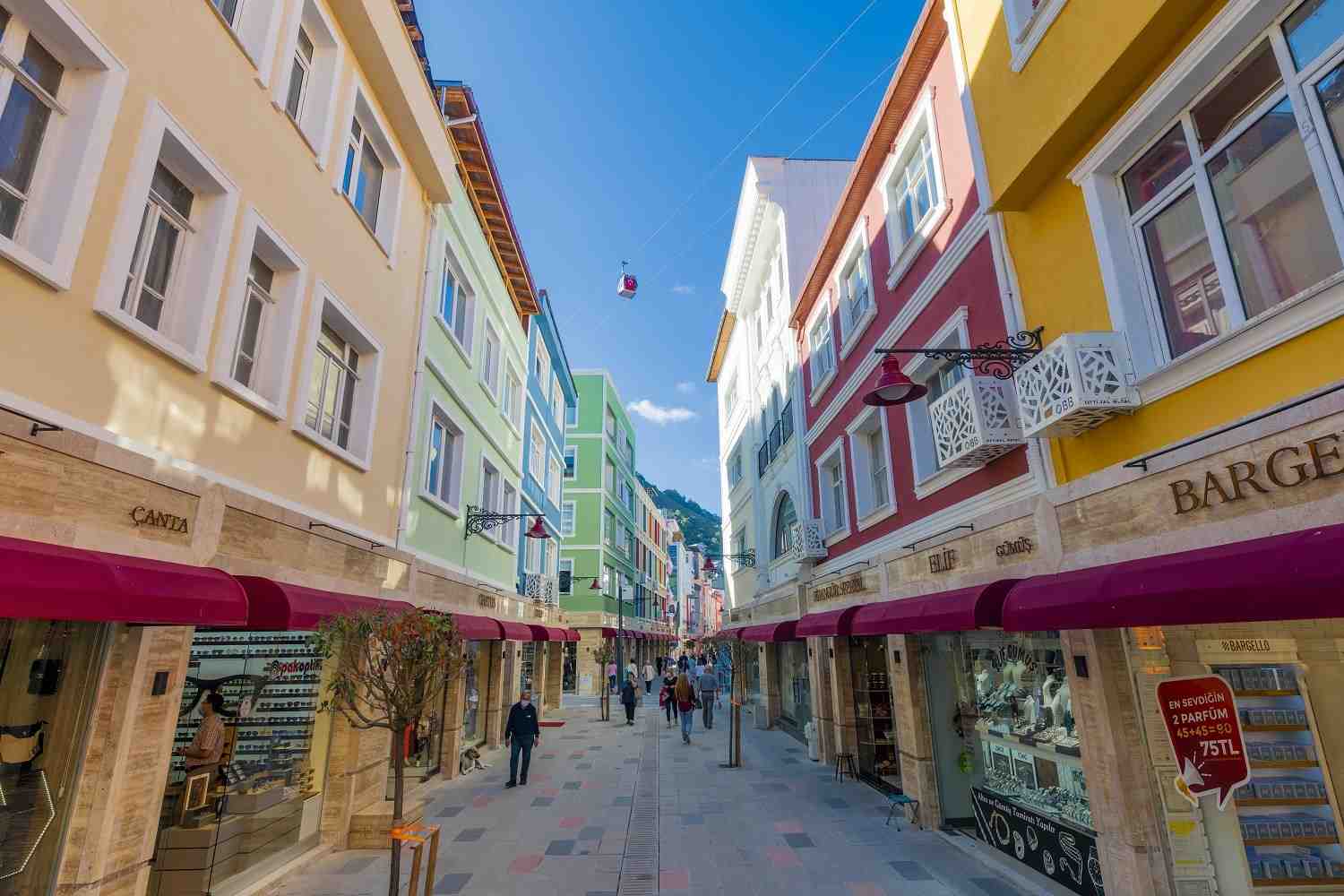 ORDU SIRRIPAŞA CADDESİ CEPHE VE ZEMİN İYİLEŞTİRME PROJESİ 19 Eylül Ortaokulu ile Tahıl Pazarı arasındaki fidangör olarak bilinen