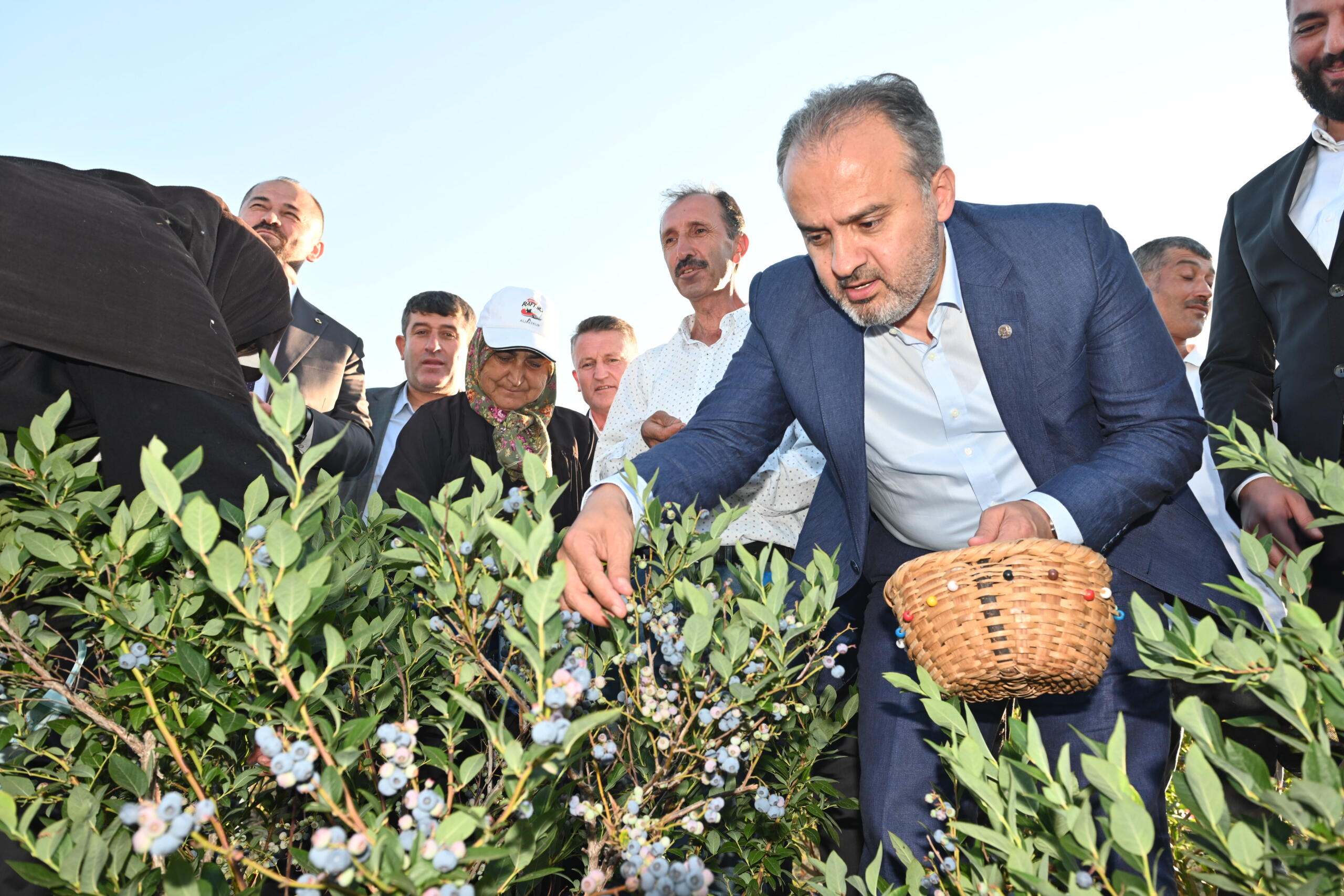 Bursa’da üretimden pazarlamaya her alanda çiftçinin yanında olan Büyükşehir Belediyesi,