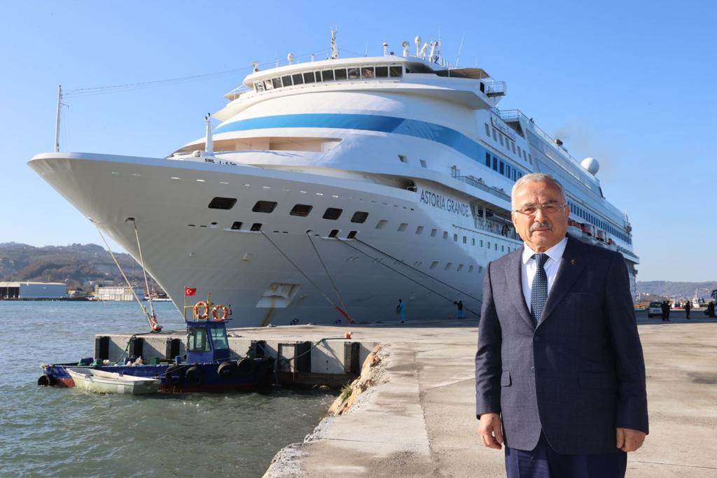 ÜNYE LİMANINDA HEDEF BÜYÜTÜLDÜ. BAŞKAN GÜLER, RO-RO VE KRUVAZİYER SEFERLERİ