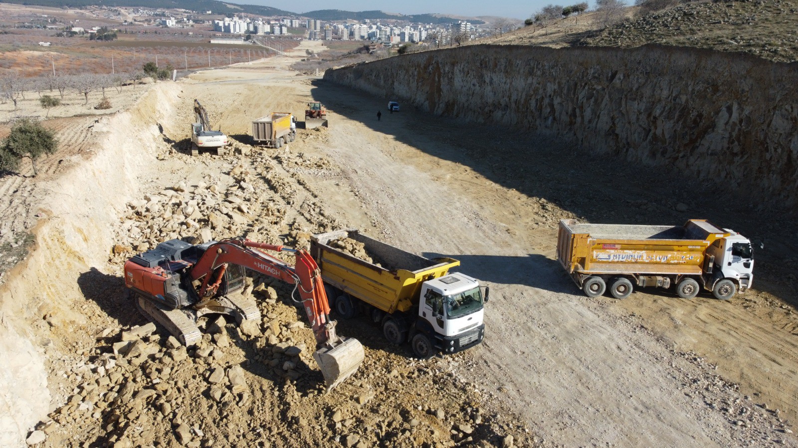 Şanlıurfa Büyükşehir Belediyesi, Diyarbakır yolunu Seyrantepe Mahallesine bağlayan Azerbaycan Bulvarındaki