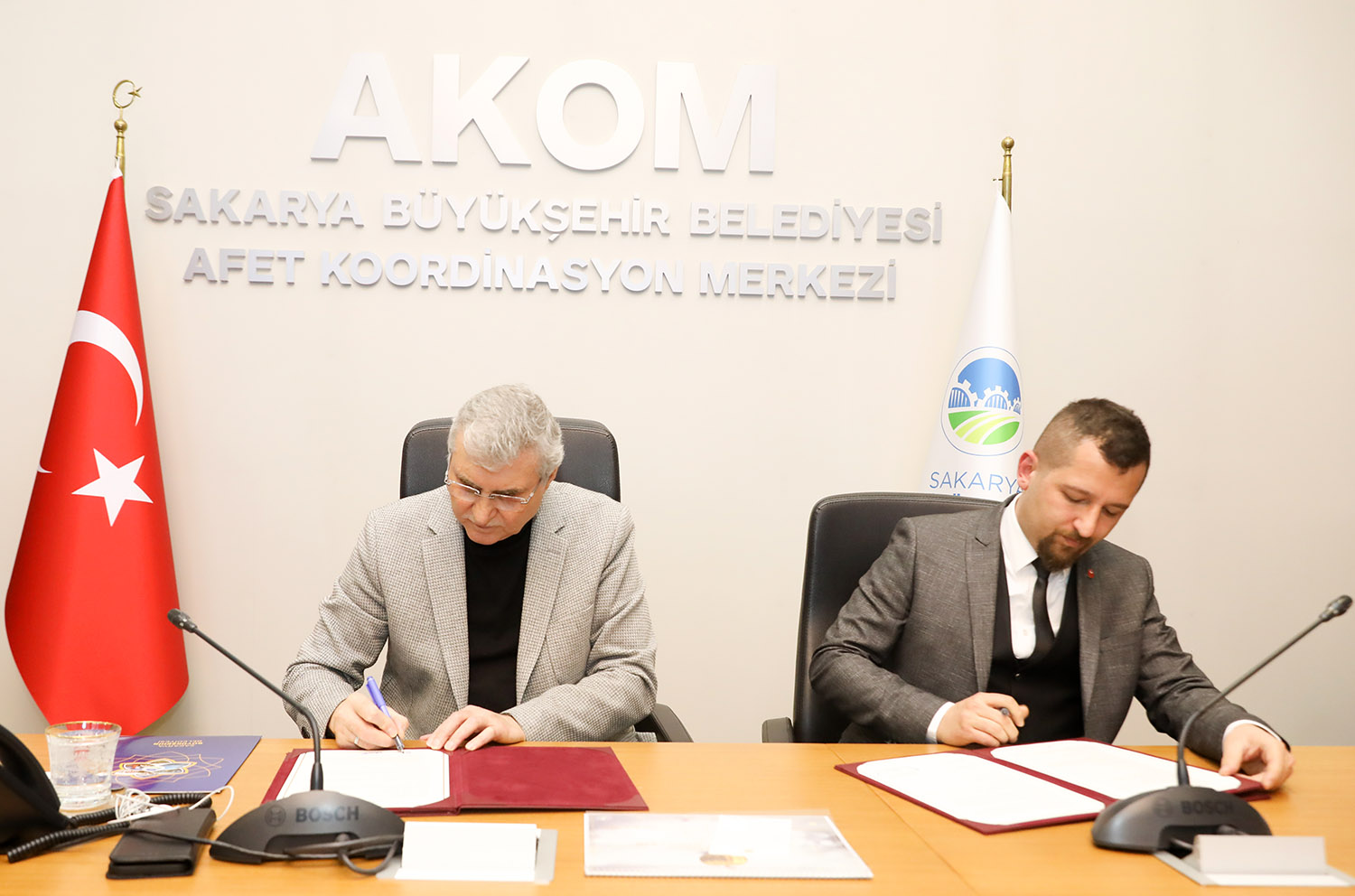 Büyükşehir Belediyesi ve Veteriner Hekimler Odası arasında sokak hayvanlarının kontrolsüz