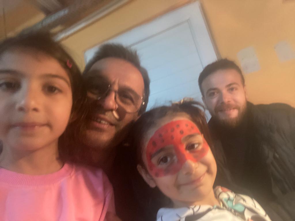 Şehzadeler Belediyesi, depremden sonra Manisa’ya gelen depremzedeler için çalışmalarınısürdürüyor. Ayşe