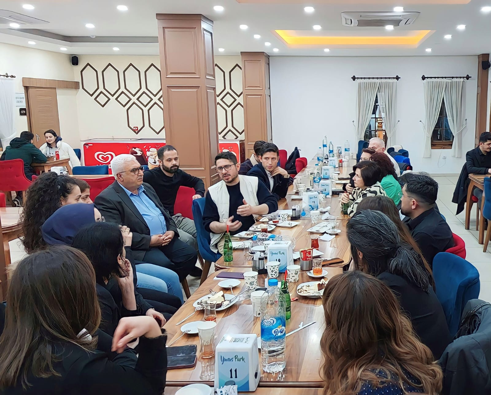 Yunusemre Belediyesi Gençlik Eğitim Merkezi (YEGEM) idarecileri ve öğretmenleri, Yunuspark’ta
