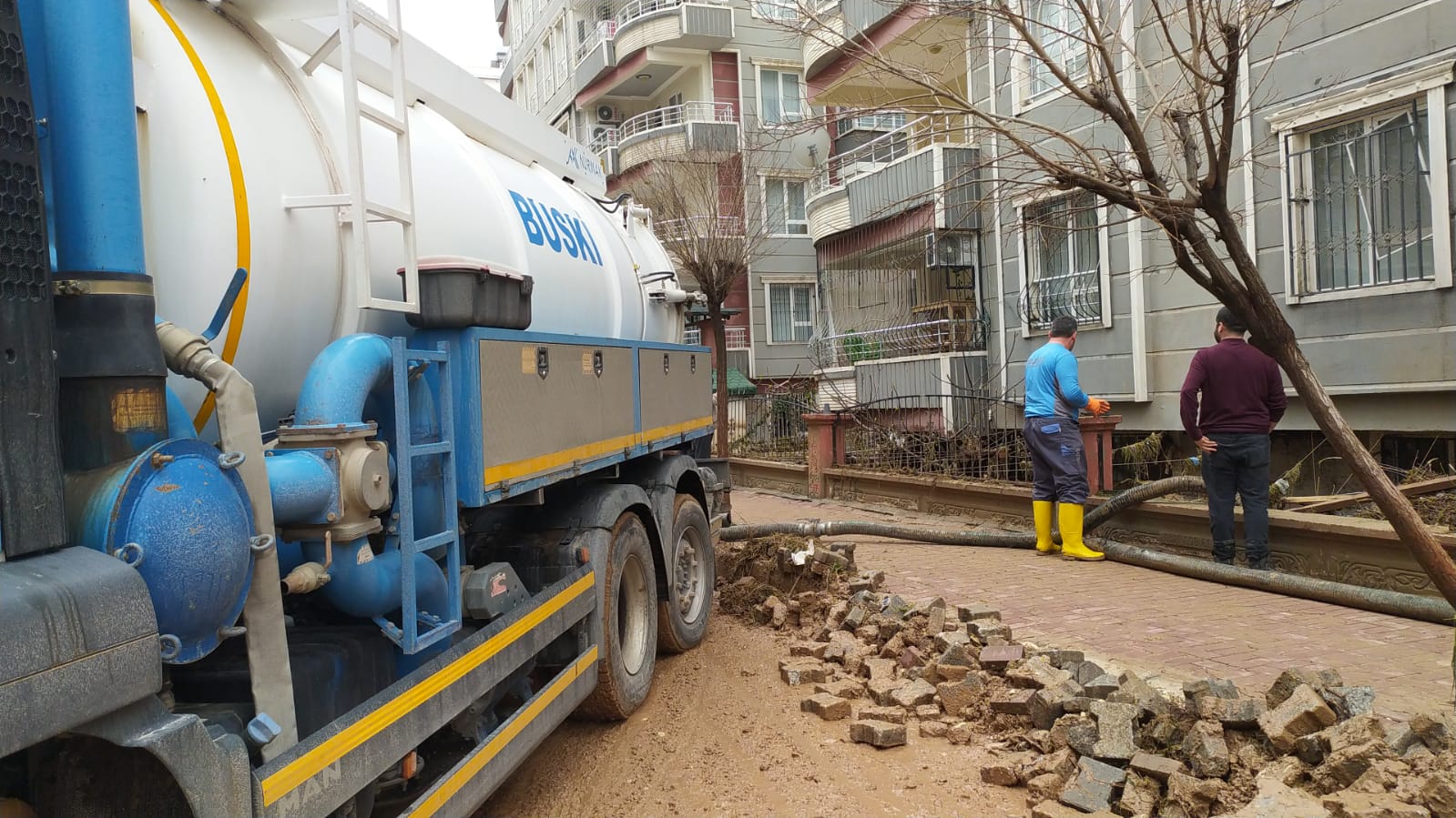 Asrın felaketinde deprem bölgelerinde canla başla çalışan Bursa Büyükşehir Belediyesi
