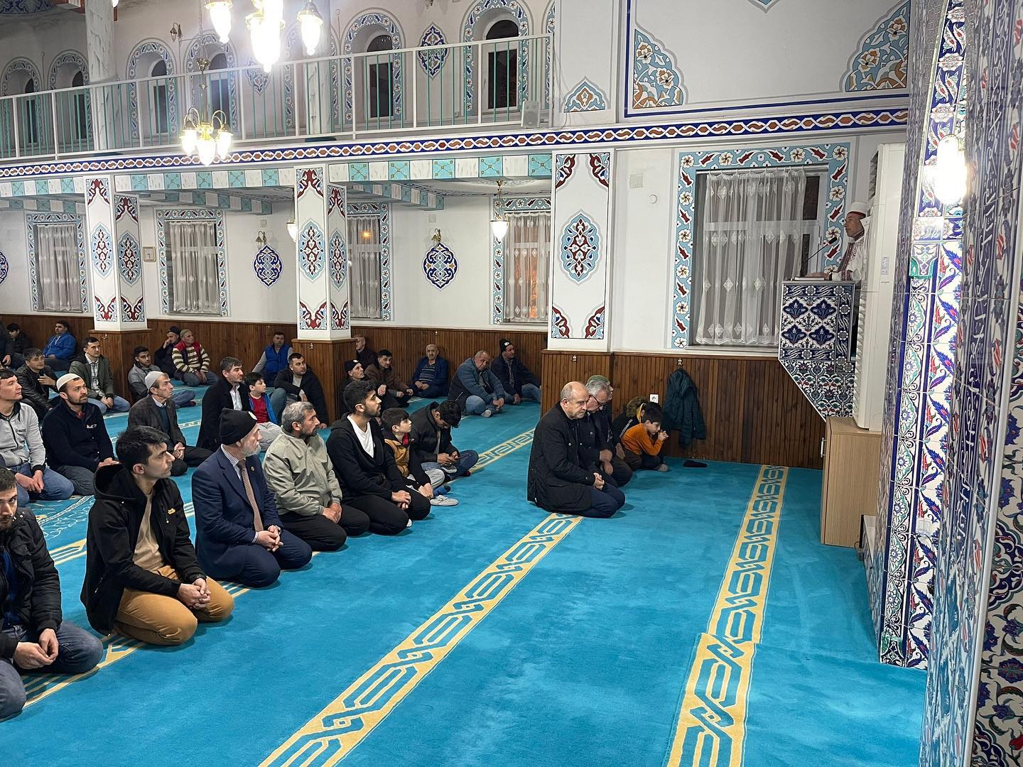 Keşan’da Tüm şehitler ve depremde hayatını kaybedenler için Kuran-ı Kerim tilaveti okutuldu Keşan Belediyesi ve Keşan İlçe Müftülüğü işbirliğinde Berat Kandili vesilesiyle
