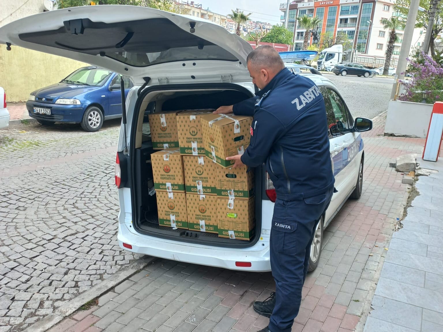 Bergama Belediyesi tarafından, ilçede bulunan 137 mahallede ikamet eden ihtiyaç
