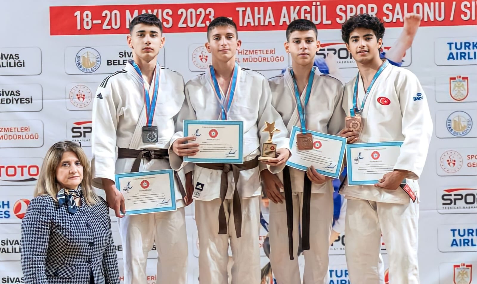 Yunusemre Belediyespor’un judocusu Emirhan Baba, Sivas’ta düzenlenen 2023 Spor Toto