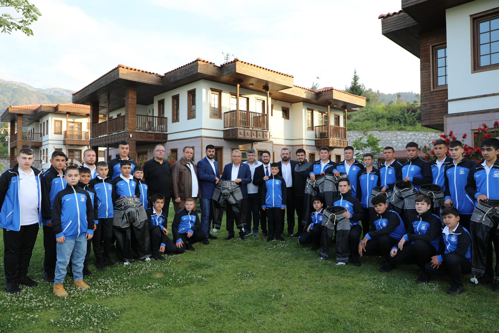 Yunusemre Belediyesi, bu yıl 8.sini gerçekleştireceği Yuntdağı Yağlı Pehlivan Güreşleri