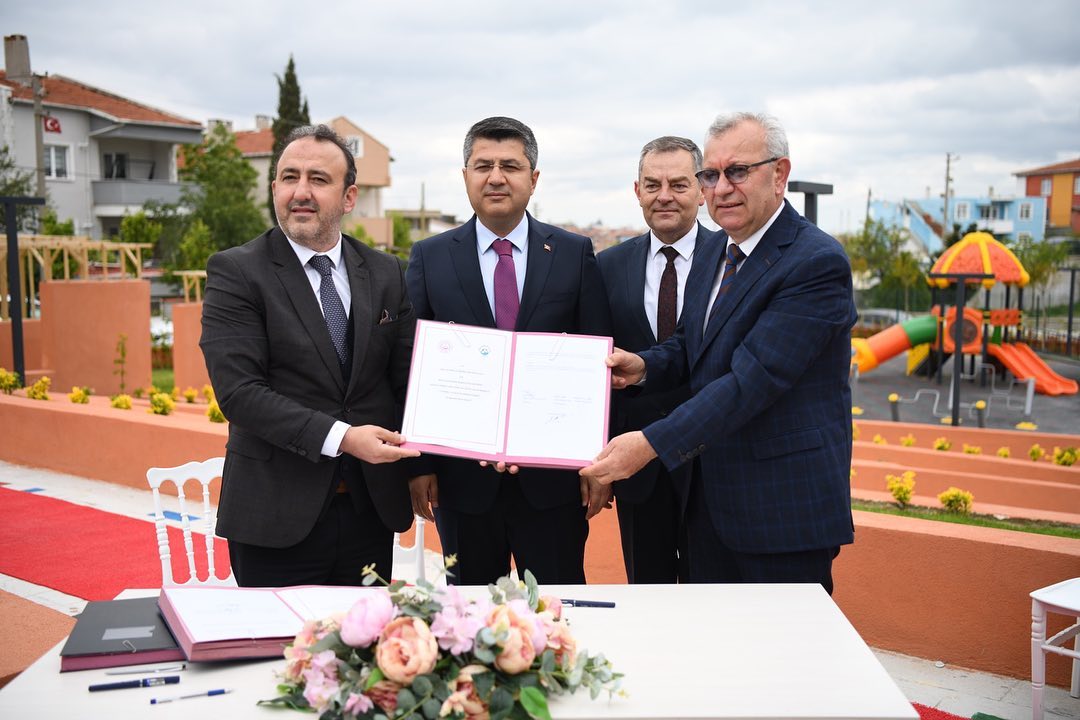 Gündüz Yaşam Merkezi’nin devir protokolü imzalandıMustafa Helvacıoğlu: “Birçok engeli birlikte