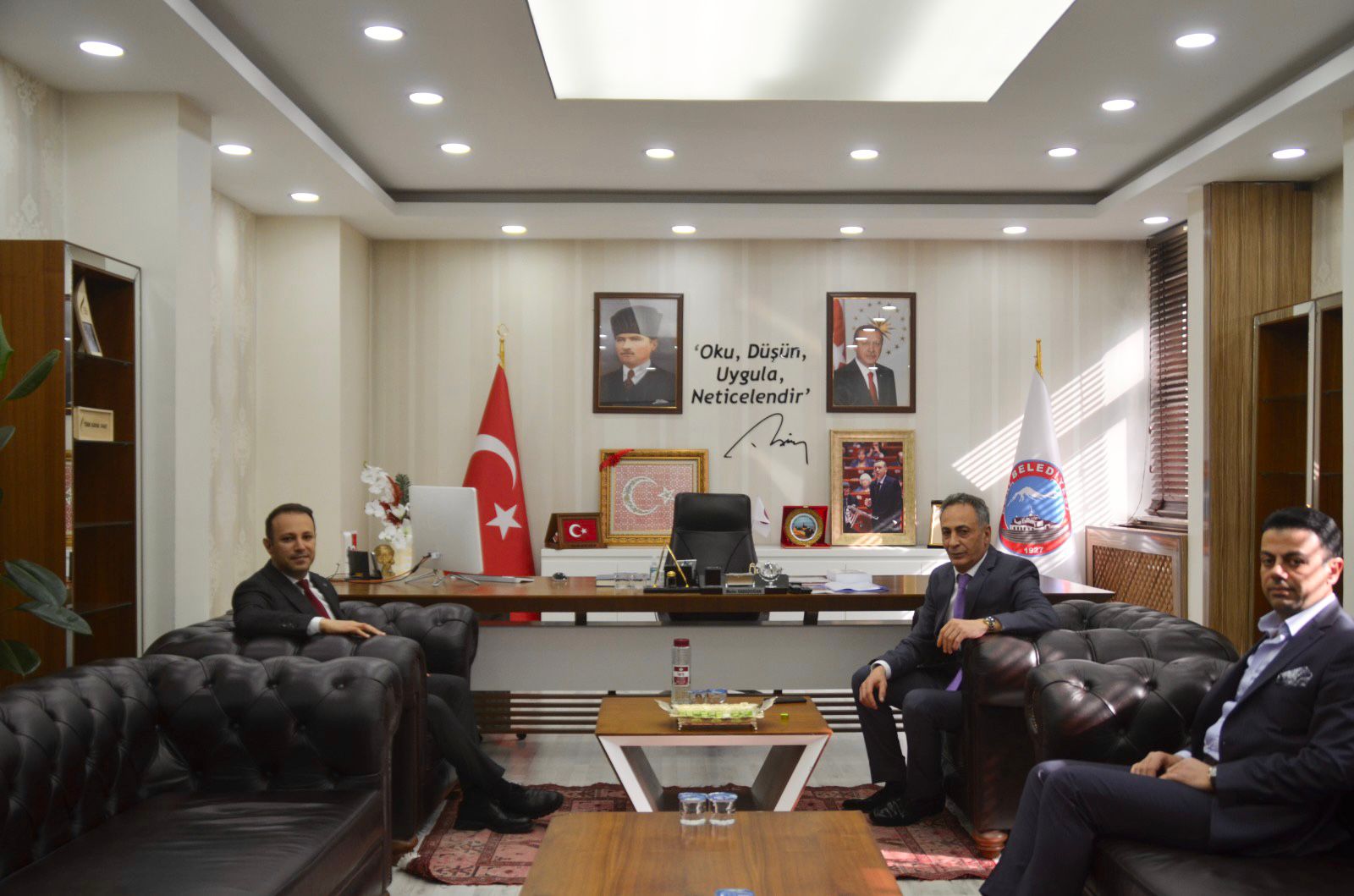 Ağrı Vali Yardımcısı Yusuf Beran Vuran Belediye Başkanlığı görevine Seçilen