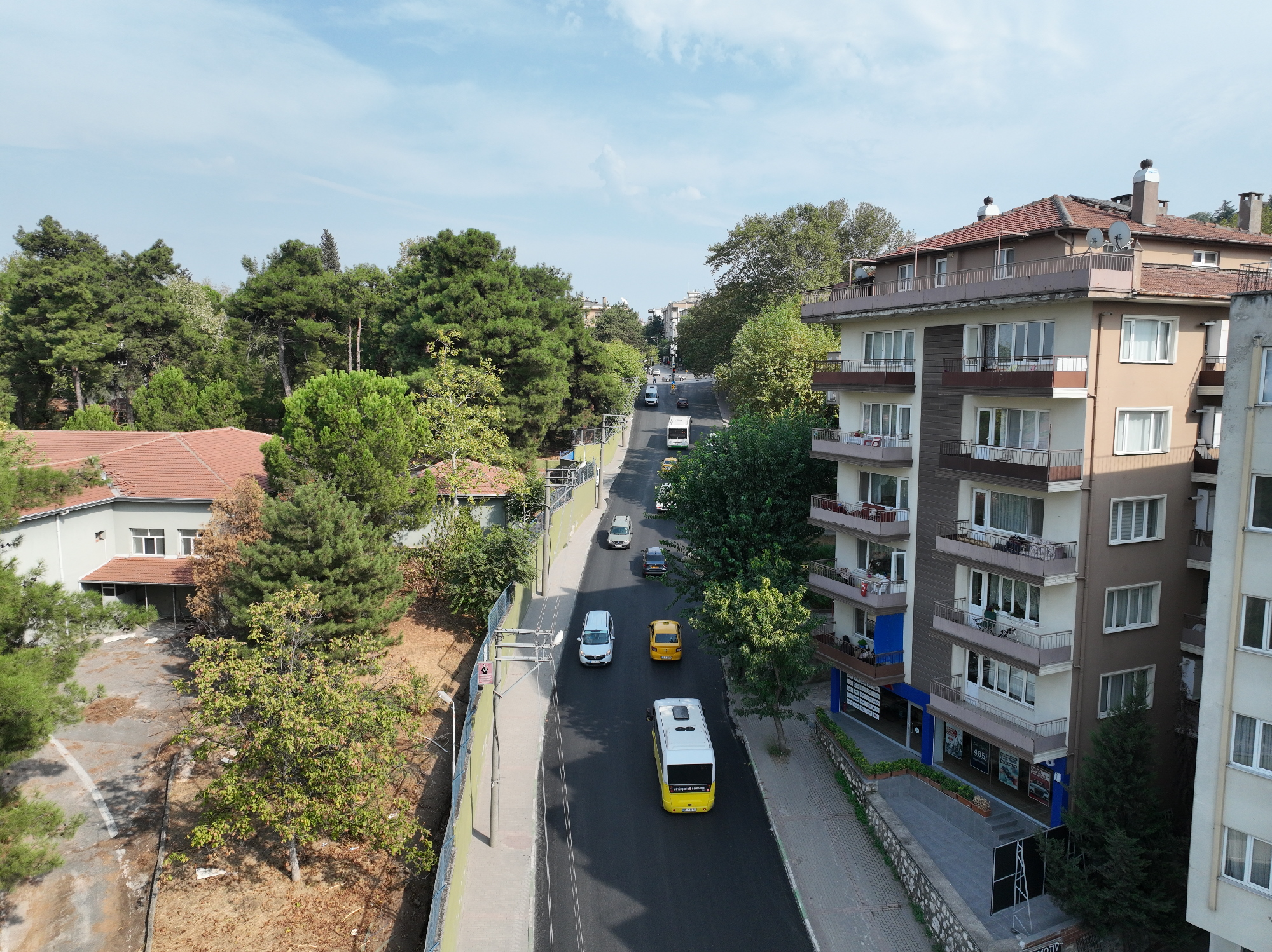  Bursa Büyükşehir Belediyesi, mevcut yolları sağlıklaştırma çalışmalarına yaya ve araç