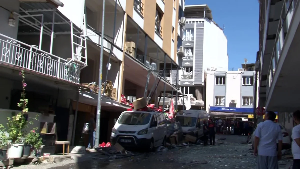 İzmir’in Torbalı ilçesi Ayrancılar Mahallesi’nde, Barış Manço Caddesi’nde bulunan bir