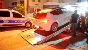 Aksaray'da polisin uygulamasını fark etmeyen genç sürücü, abart egzozlu aracını
