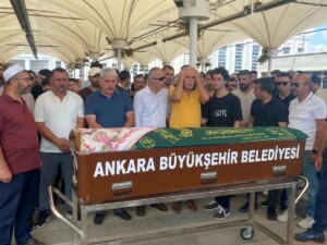 Ankara'da, mahsur kaldığı asansörden kurtarılmaya çalışıldığı esnada 5. kattan boşluğa