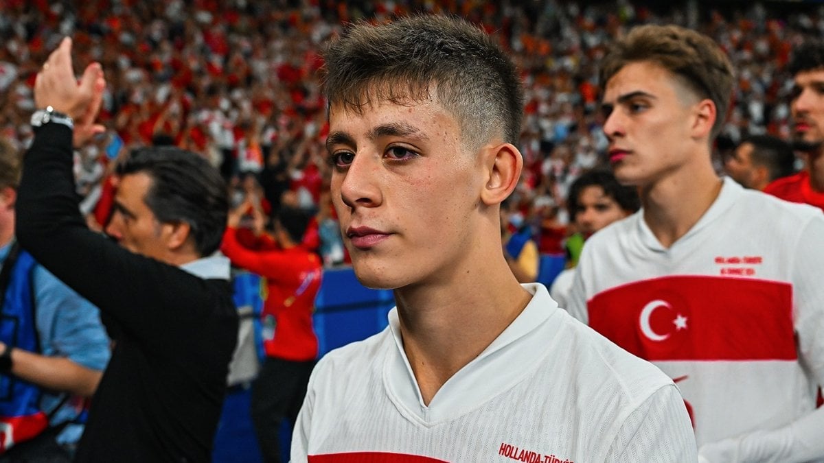 Başarılı futbolcu Arda Güler, kız arkadaşı ve ailesiyle birlikte Bodrum'da