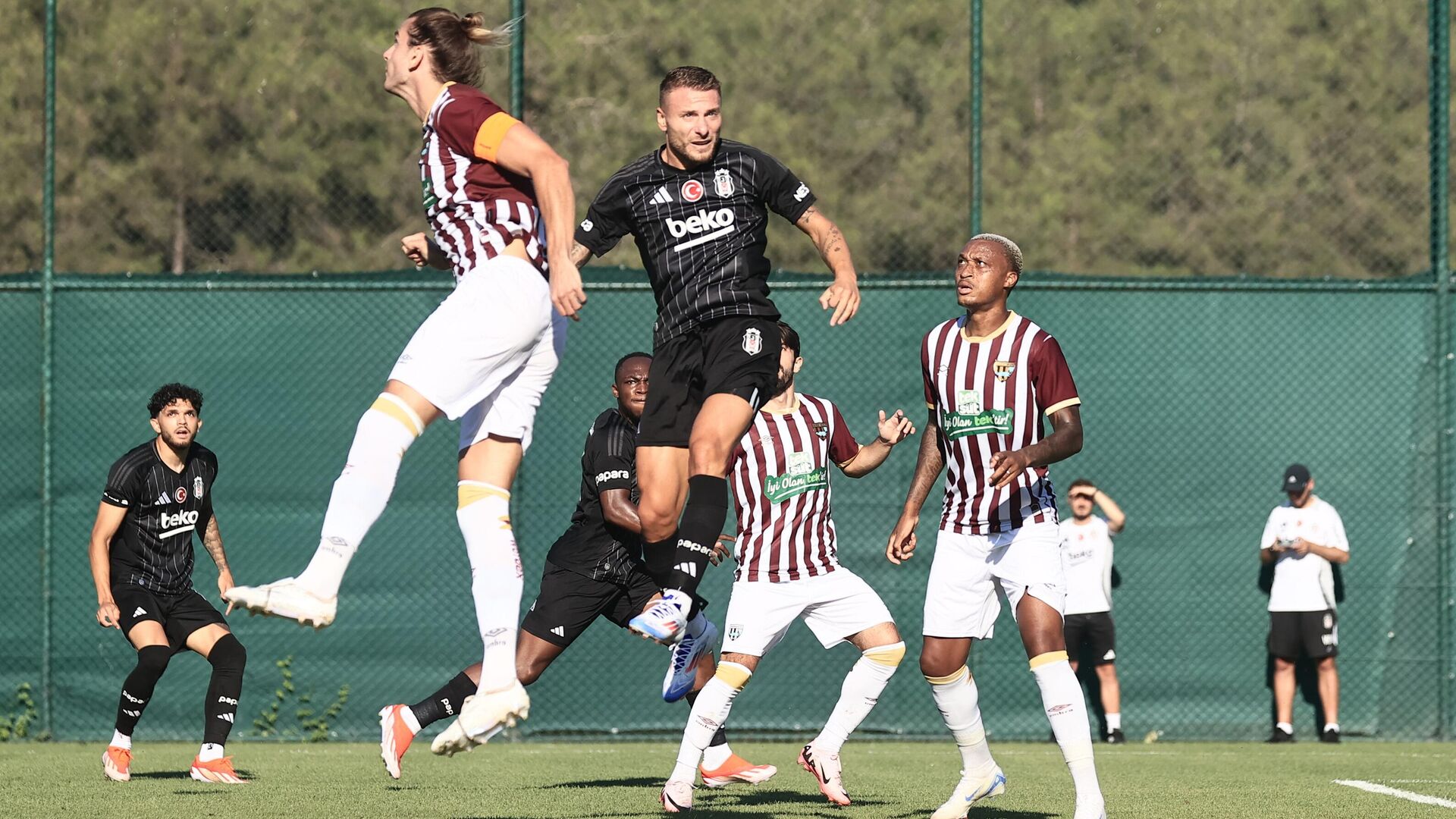 Beşiktaş, hazırlık maçında karşılaştığı Bandırmaspor ile golsüz berabere kaldı.