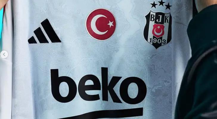 2024 2025 sezonunda giyeceği formaları tanıtan Beşiktaş son olarak beyaz
