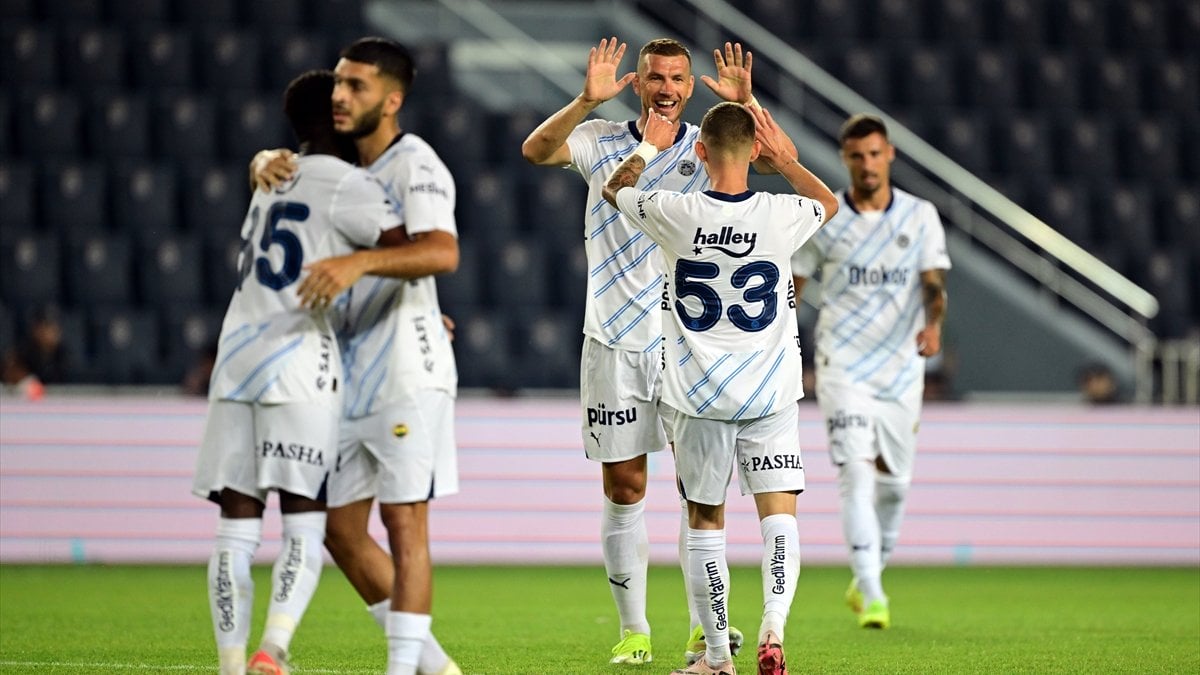 Jose Mourinho yönetimindeki Fenerbahçe, UEFA Şampiyonlar Ligi 2. eleme turu