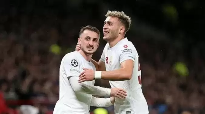 Galatasaray'da Başkan Dursun Özbek ve teknik direktörü Okan Buruk transferin