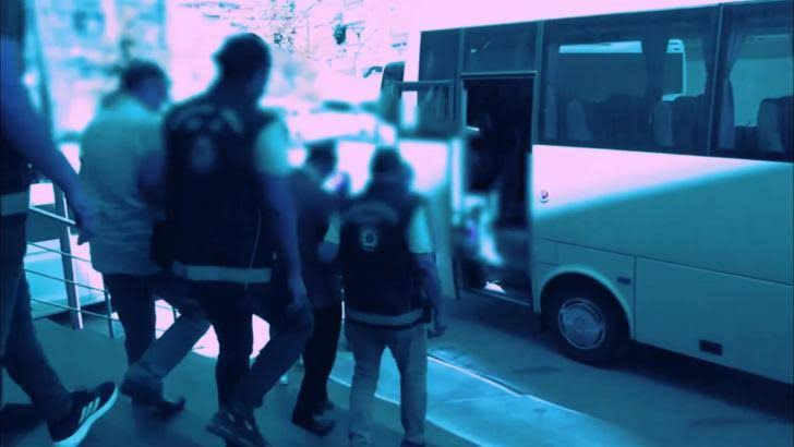 İçişleri Bakanı Yerlikaya, düzensiz göçle mücadele kapsamında düzenlenen son 1