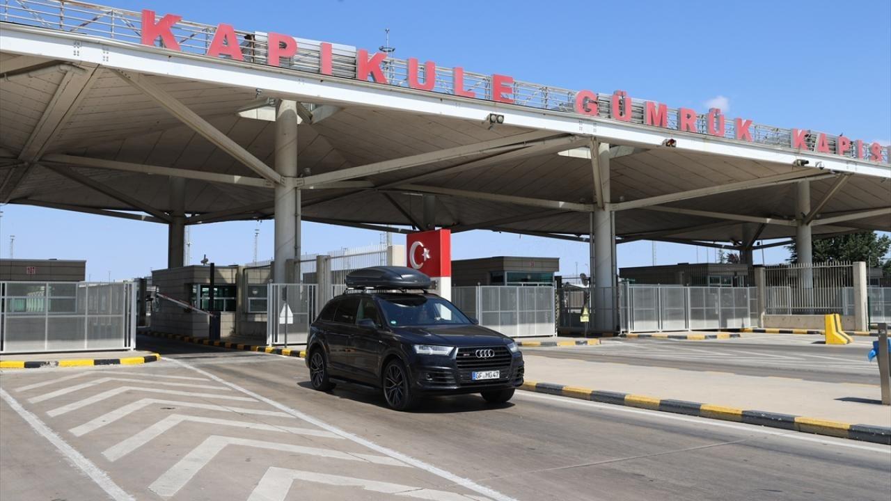 Ticaret Bakanlığı, gümrük sınır kapılarında yazın yolcu geçişlerinin kolaylaşması için