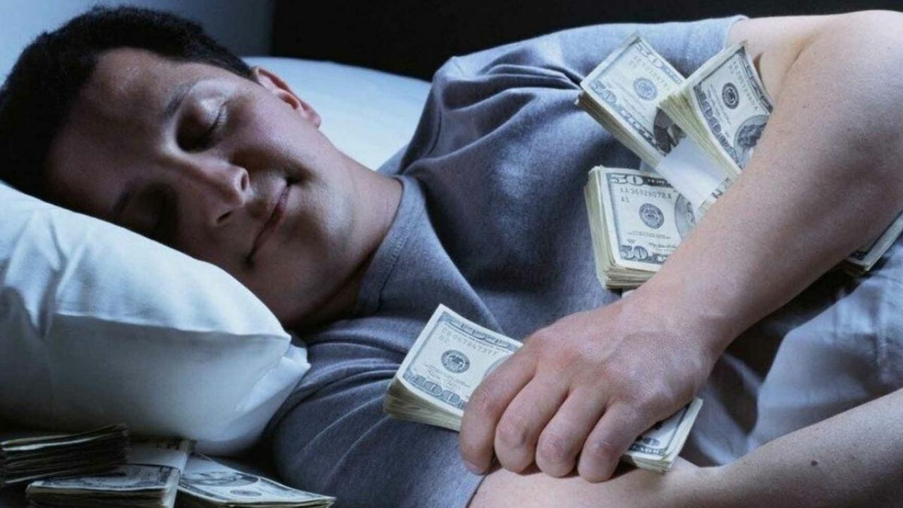 İngiltere'de araştırmacılar, düzenli para biriktirmenin insanların rahat ve düzenli uyumasına