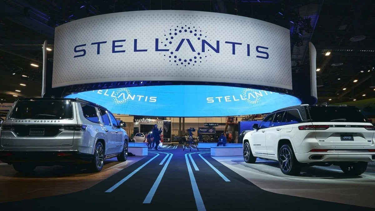 Stellantis'in CEO'su Carlos Tavares, para kazandırmayan markaları satabileceklerini veya kapatabileceklerini