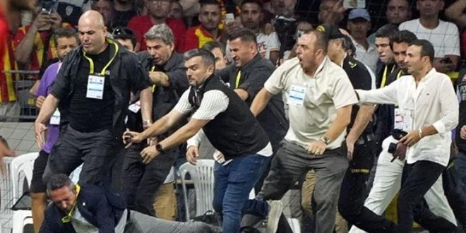 Fenerbahçe Başkanı Ali Koç, Göztepe maçında yaşananlarla ilgili 54 kişi