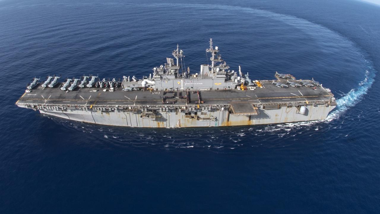 ABD donanmasına ait amfibi hücum gemisi USS Wasp'ın Güney Kıbrıs