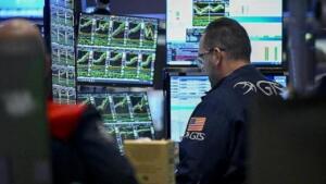 Wells Fargo, Fed’in faiz indirimlerinin borsalara beklentilerin üzerinde iyi geleceğini