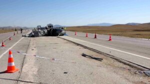Burdur- Fethiye karayolunda seyir halinde olan otomobilin Mürseller köyü kavşağında