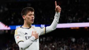 Real Madrid'in başarılı teknik direktörü Carlo Ancelotti, Milan ile oynanan