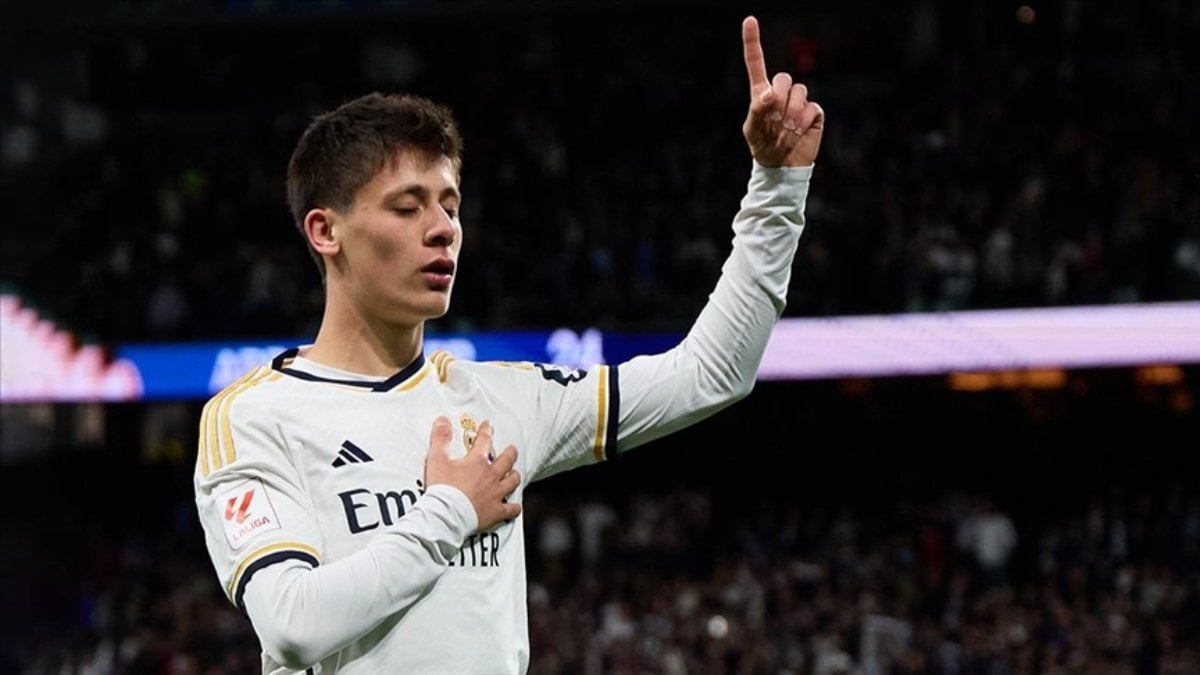 Real Madrid'in başarılı teknik direktörü Carlo Ancelotti, Milan ile oynanan